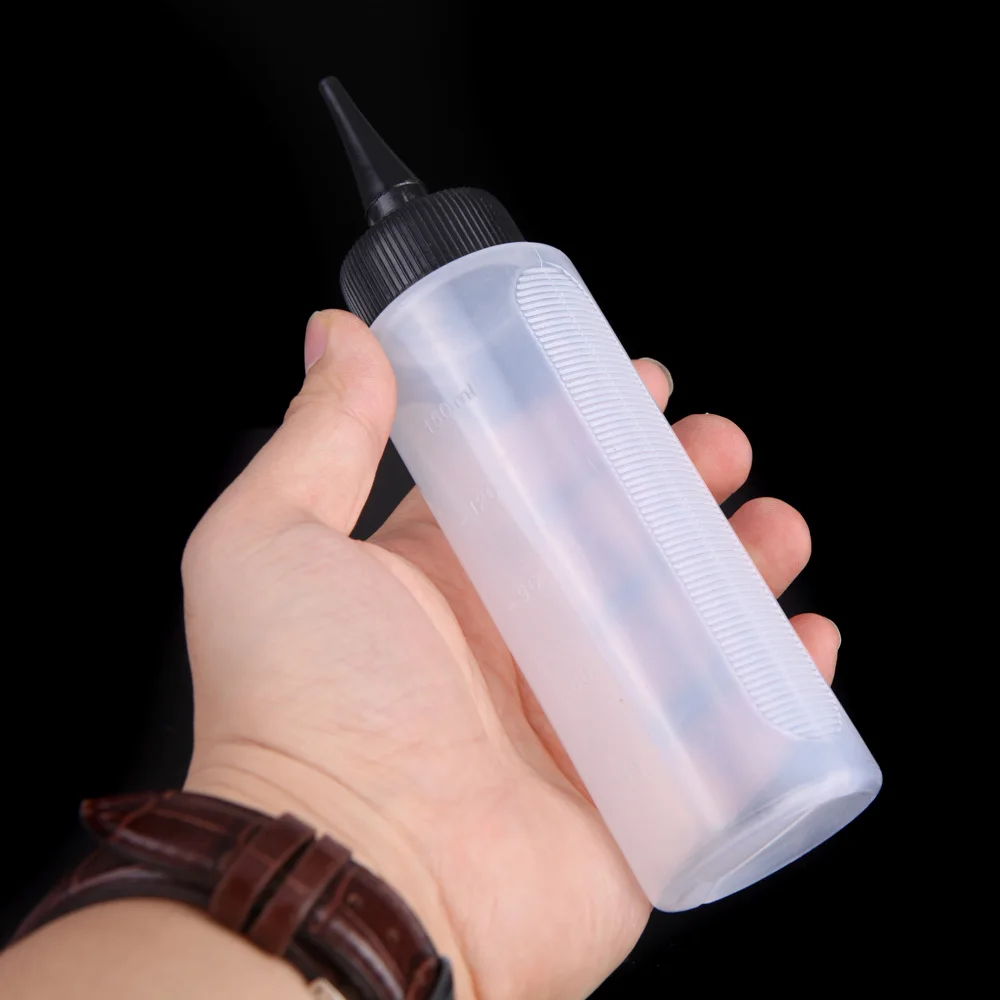 

Plastic Washing Bottle with Twist Caps Squeeze Scale Home Use or Salon Hair Dry Cleaning Washing Pot 150ml Refillable Bottles