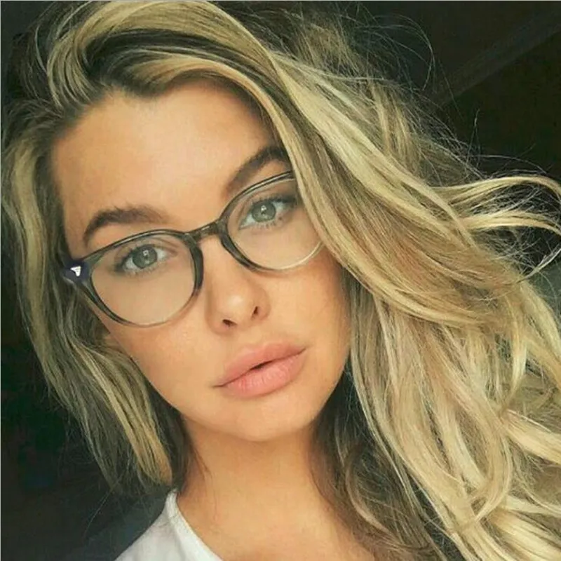 

REALSTAR Vintage Rivets Eyeglasses Frames Women Myopia Glasses Optical Frame Computer Fashion Eyewear Glasses Men Oculos S281