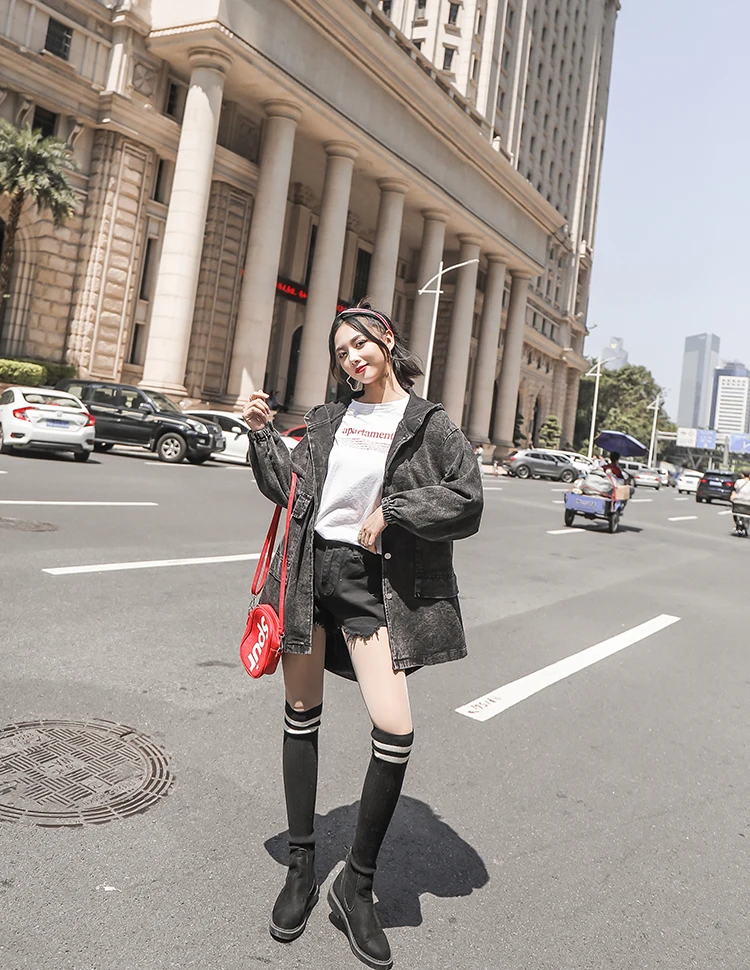Джинсовая куртка Женская Весна Осень Harajuku Студенческая дикая свободная Длинная с капюшоном Печать Женская куртка корейский большой размер Женская куртка