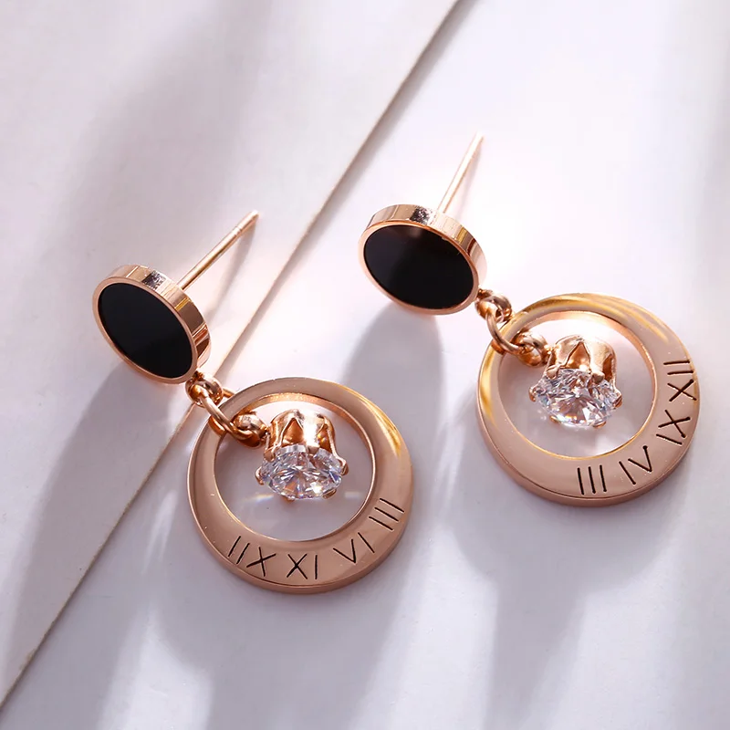 Серьги пусеты YUN RUO с римскими цифрами циркониевые женские серьги розового золота