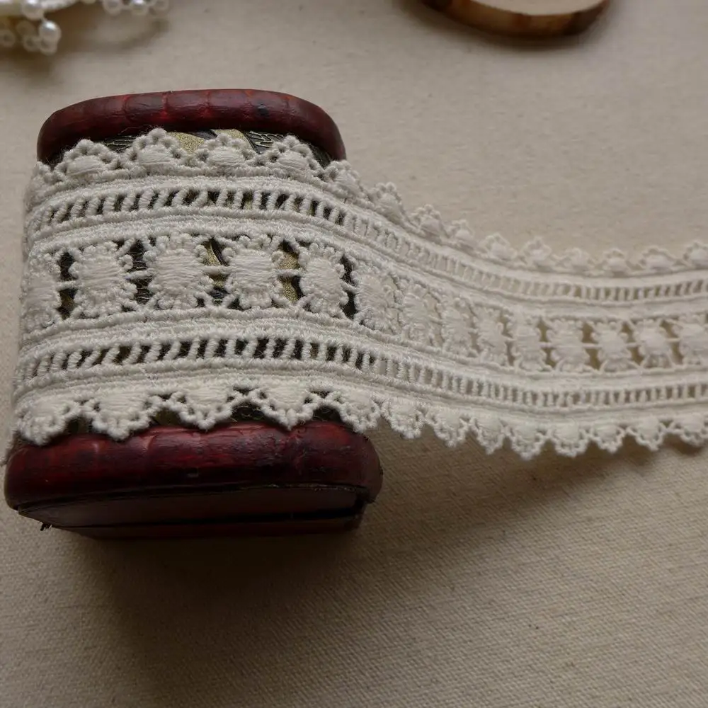 

New Cute Beige Cotton Lace Trim Embroidered Lace Trimming For Costume Design, Bridal Clutch Or Home Decor