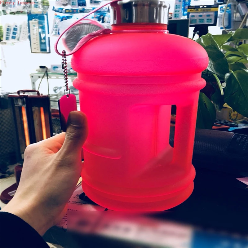 حار بيع الصحة العالمية كبيرة قدرة الرجال الرياضات المائية زجاجة المحمولة في الهواء الطلق البلاستيك الفضاء 2.2 L/1.3L سوبر دلو غلاية