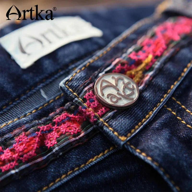 ARTKA Women Jeans With Embroidery Vintage Trousers Women 2018 Skinny Jeans Denim Pencil Pants Plus Size Elastic Jeans KN12621D