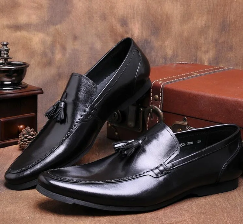 OMDE британский стиль натуральная кожа острый носок лоферы с кисточками Модные слипоны Мужские модельные туфли роскошные мужские Тапочки