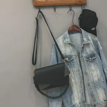 

The new tide of Korean all-match Shoulder Messenger retro minimalist student chic mirror