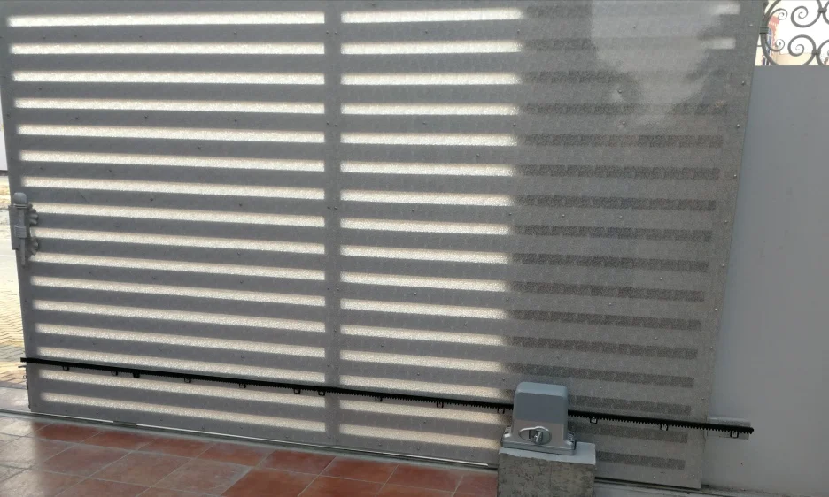 UTB8X_wnFxHEXKJk43Jeq6yeeXXa1