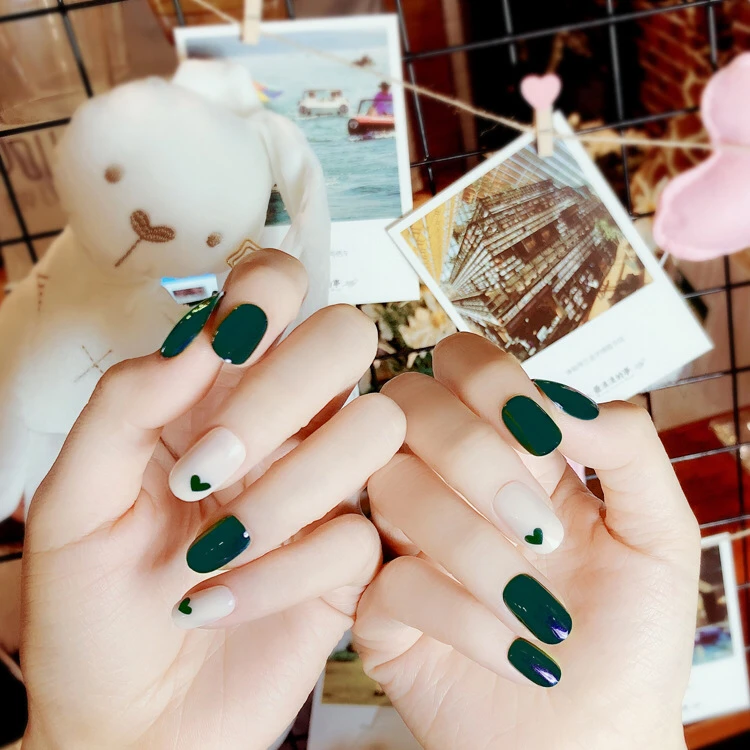 

24Pcs Love Heart Fake Nails Square Short Artificial Nail Tips Blackish Green Phototherapy Full Cover False Nails with Glue Stick