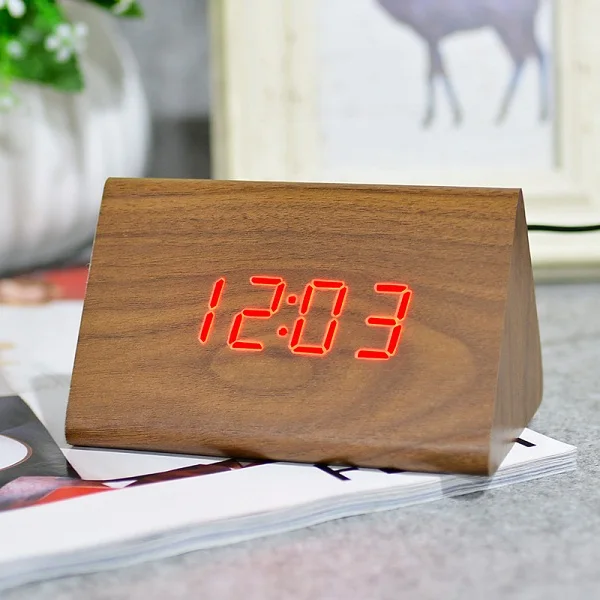 Suncree треугольник ночной светящийся светодиодный деревянные цифровые часы, reloj despertador хороший Temp Дата Время светодиодный электронные часы - Цвет: brown red