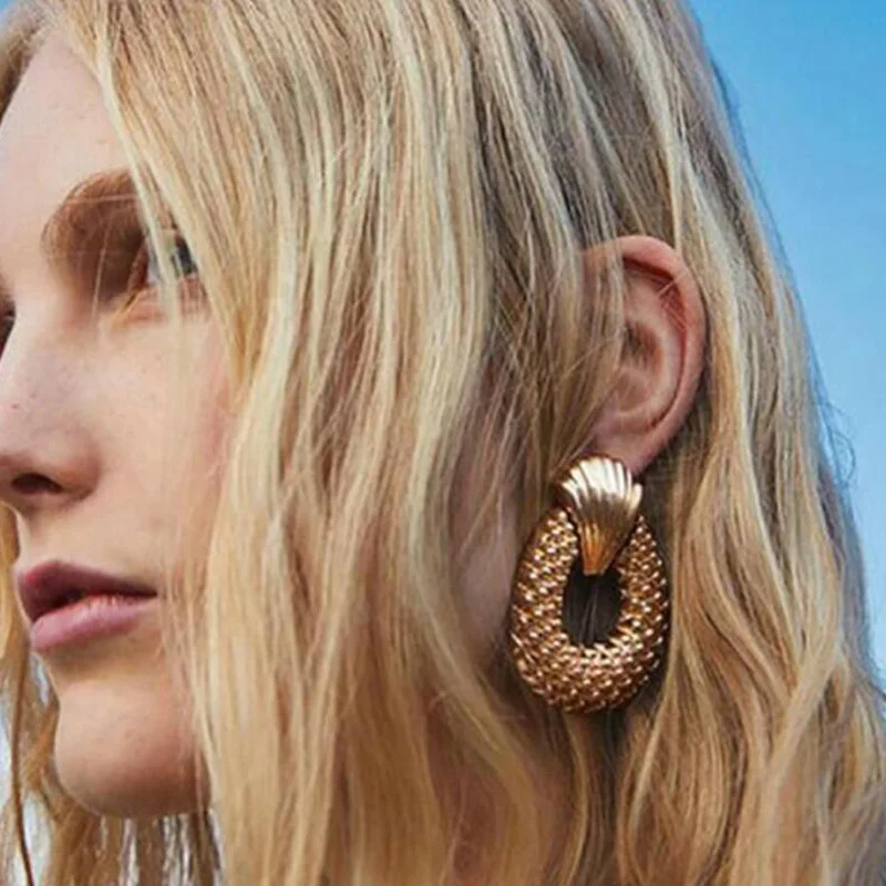 

XIYANIKE New Gold Metal Statement Earrings Big Drop Earrings Women Geometric Maxi Pendant Earrings Wedding Jewelry E698