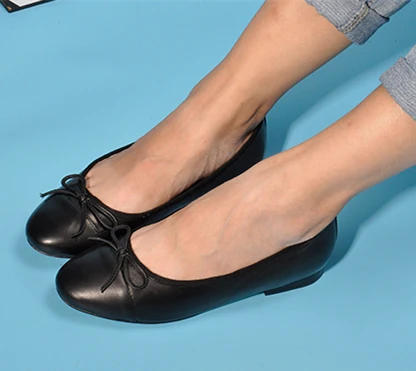 2019 new women flats shoes ballet flats Fashion slip on cut outs flat high quality Genuine Leather female shoes casual shoes big