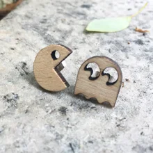 Милые серьги ручной работы с лазерной гравировкой в игровом стиле, серьги Pac-Man 80s namco, деревянные серьги-гвоздики, 10 пар