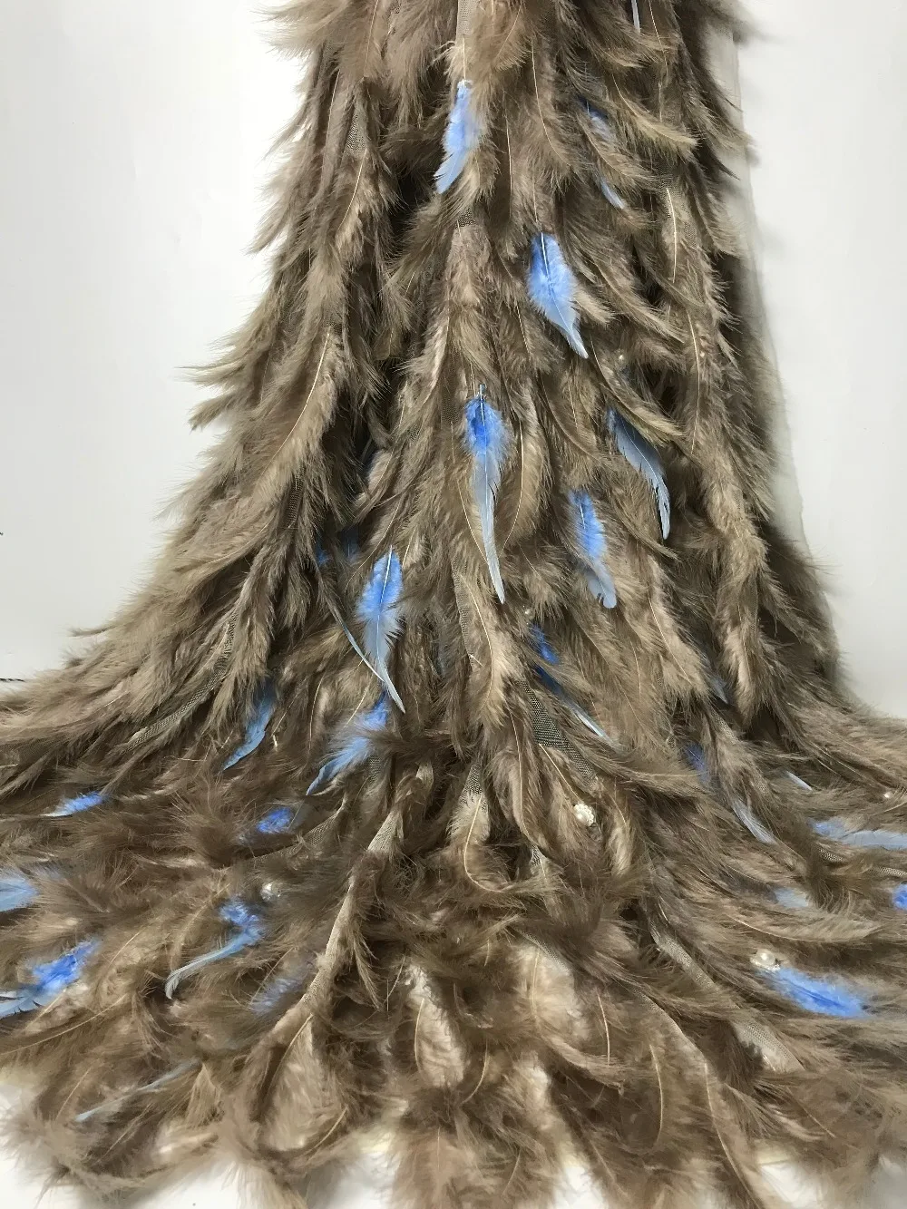 lace with feathers styles