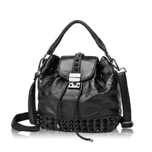 Las nuevas 2017 señoras de la manera bolsos de piel de oveja remache paquetes edición de han solo hombro bolsa oblicuamente bolso de cuero