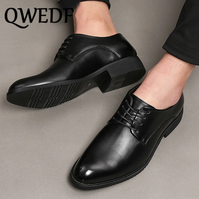 

QWEDF Breathable Men Formal Shoes Pointed Toe Patent Leather Oxford Shoes For Men Dress Shoes Business Zapatos de vestir MC-63