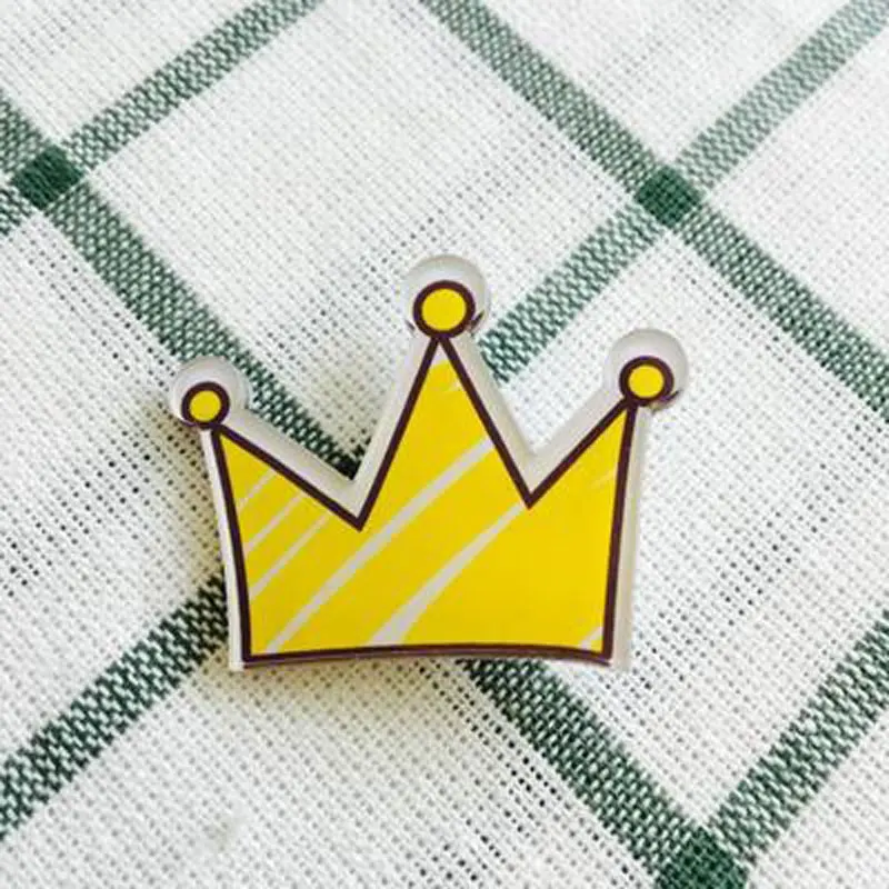 Free Shipping Acrylic Lovely Crown Badge Clothes Backpack Decor Badges Decoration Badge