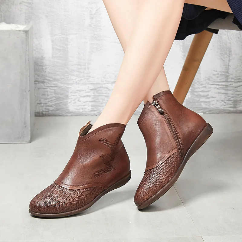 

CHAISHOU 2018 autumn Embossed single boot shoes women leather genuineness woman shoes casual flat winter boots women