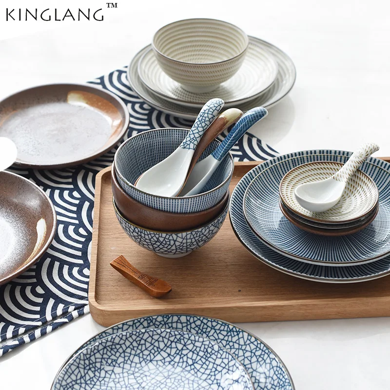 посуда в японском стиле керамика. Japan sakura посуда. синяя посуда на кухне. стильная посуда. набор японской посуды для еды.