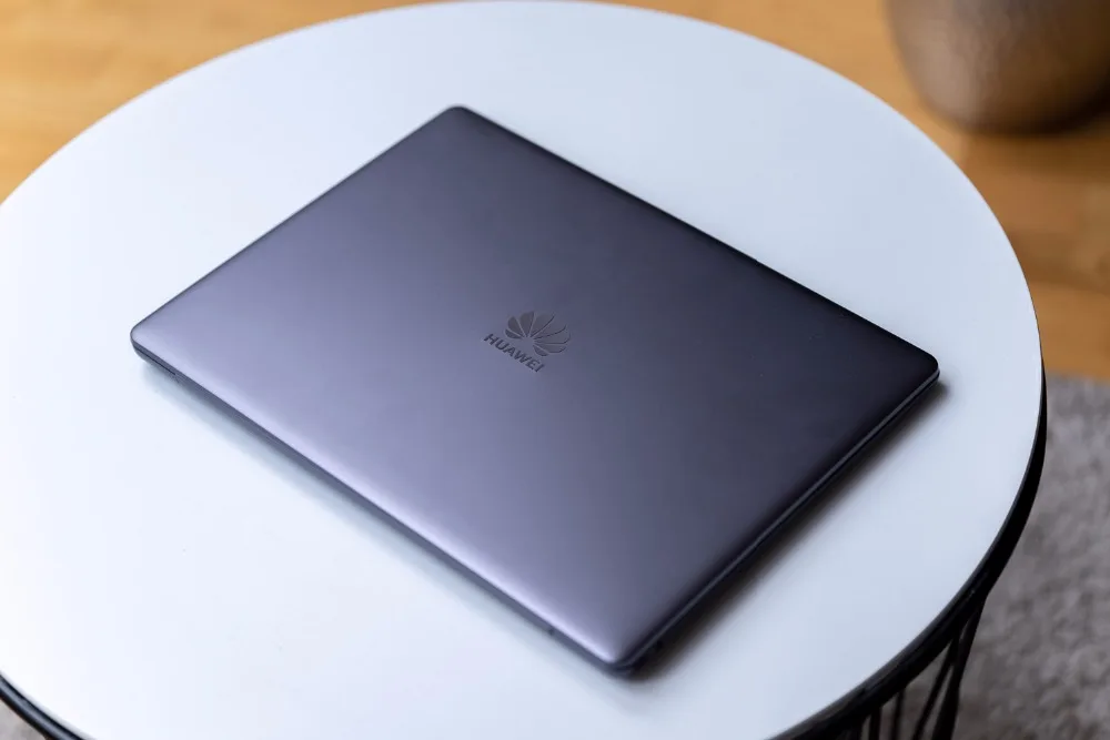 Элегантный ноутбук HUAWEI MateBook 13 дюймов ноутбук ПК с Linux O.S i5 8 Гб Ram 512 ГБ SSD Geforce 2 Гб выделенная графическая карта