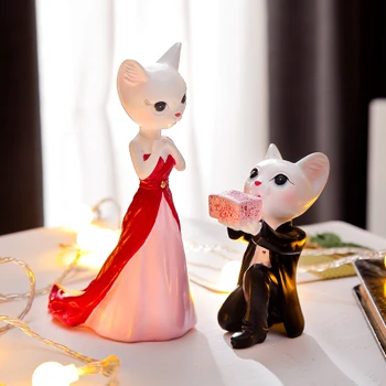 

Cartoon cat lovers in northern Europe set up a pair of creative cute rooms wedding gifts home deco sculpture crafts statue home