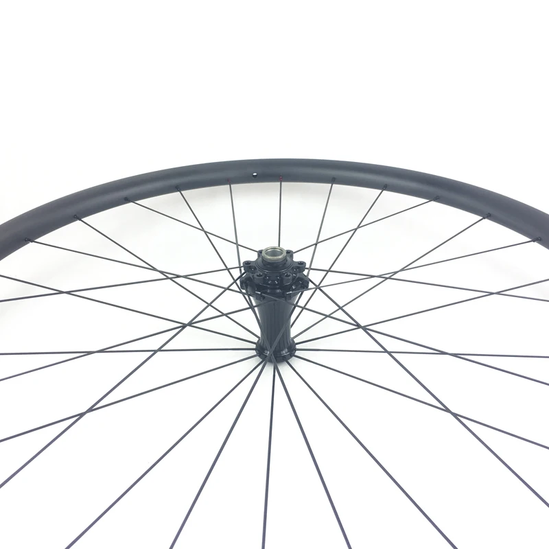Perfect 1180g SUPER LIGHT 29er MTB XC 30mm x 30mm tubeless carbon boost wheels Extralite HyperBoost straight pull hub UD 3K 1