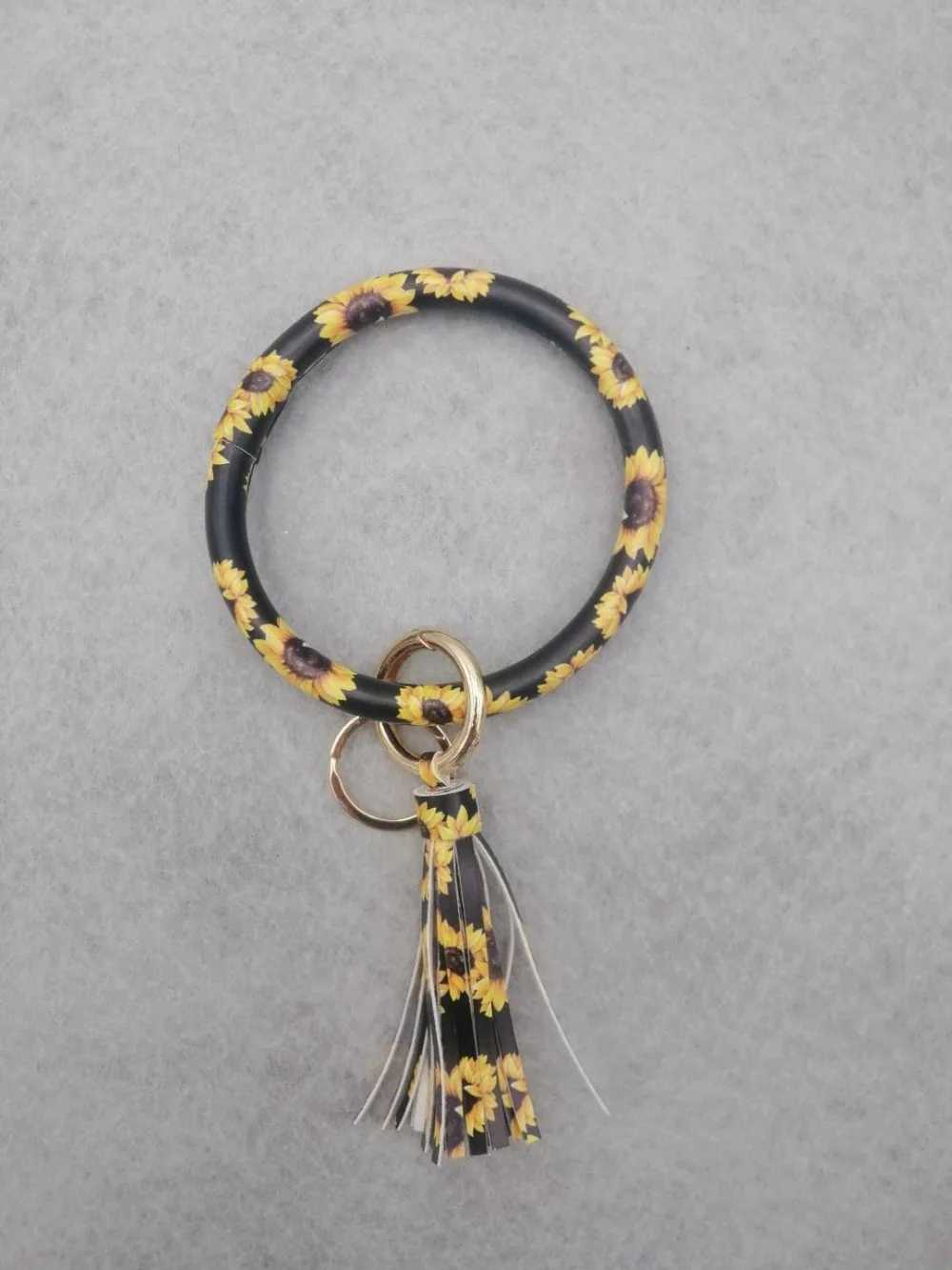 leather bracelet keychain (1)