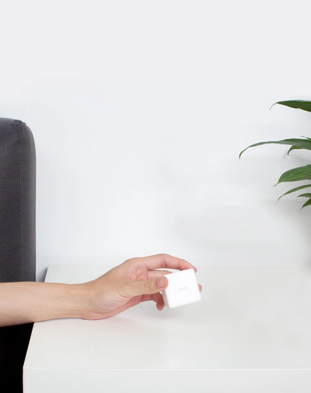 Xiaomi AQARA Cube Controller Zigbee Version Gateway Controlled by Six Actions with Phone App for Smart Home Device TV (3)