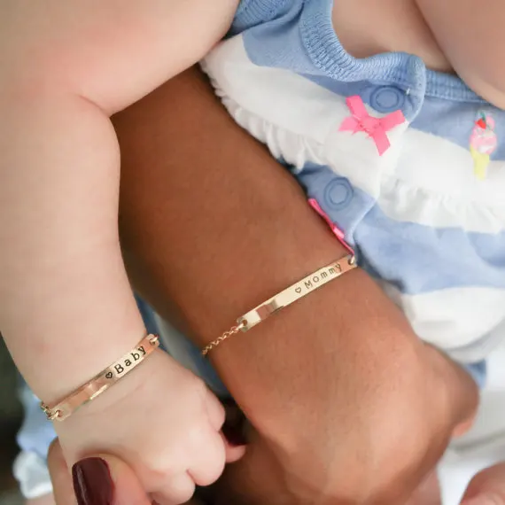 Индивидуальный заказ детский браслет-Ручная штампованная Мама Дочь/сын бар браслет-розовое золото/серебро/золото детская манжета браслет в подарок