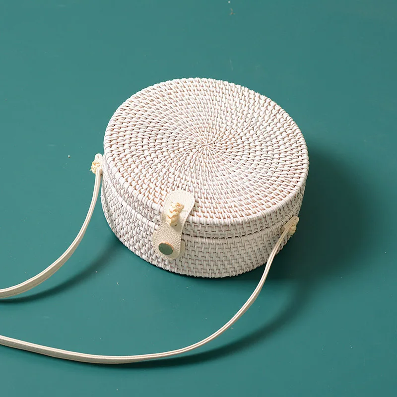 FEMALEE التعادل الأعلى مقبض الخوص محفظة أكياس الجوف خارج جولة الأبيض البوهيمي حقيبة كتف غلق بمشبك عارضة اليدوية المنسوجة الروطان أكياس FEMALEE التعادل الأعلى مقبض الخوص محفظة أكياس الجوف خارج جولة الأبيض البوهيمي حقيبة كتف غلق بمشبك عارضة اليدوية المنسوجة الروطان أكياس