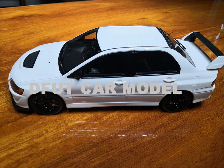 1:18 сплав Lancer EVO 8 MR FQ-400 модель автомобиля Детские игрушечные машинки оригинальные авторизованные подлинные детские игрушки