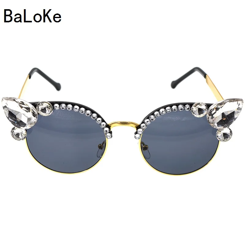 

New Fashion Ladies Twinkling Big Crystal Sunglasses Retro Brand Oversize Rhinestone Sunglasses Summer Beach Glasses Gift