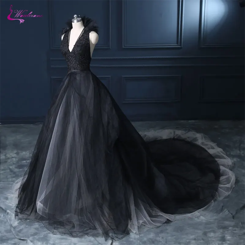 

Waulizane Black Halter Collar Backless A-Line Wedding Dresses Sleeveless Off The Shoulder Chapel Train Bridal Gowns Custom Made