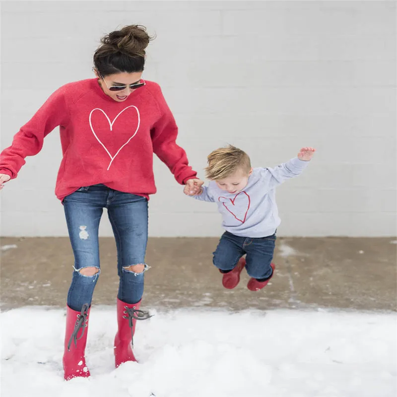 

new fashion family matching outfits clothes love heart mother daughter son hoodies Mom kids fall spring sport sweater sweatshirt