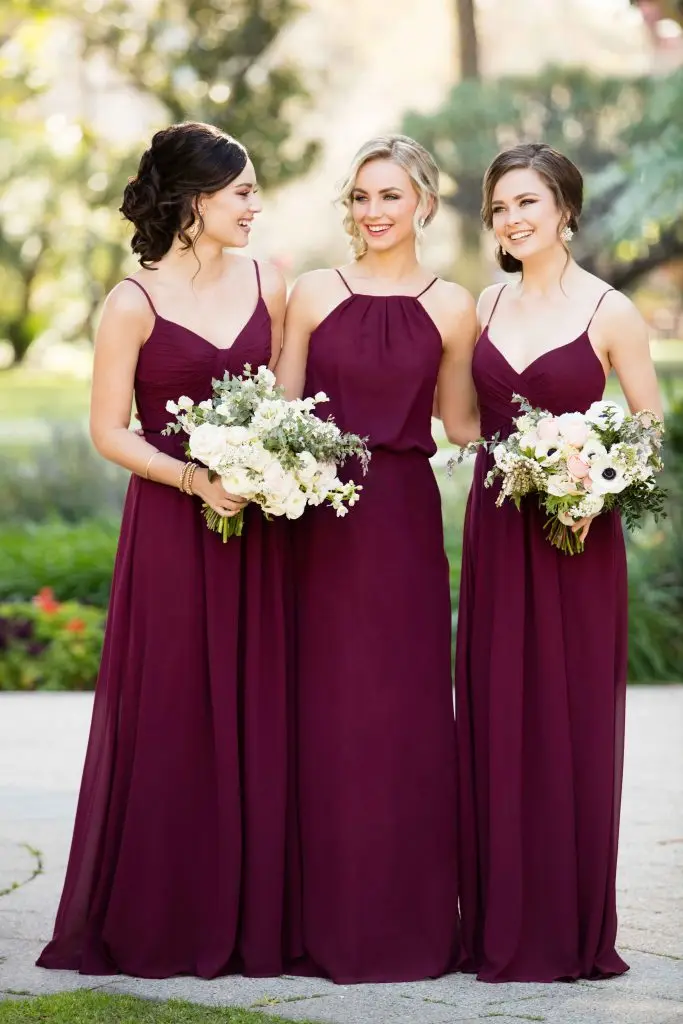 vestido de dama de honra vinho