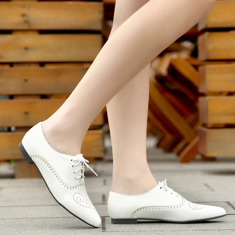 Large Size 45 46 Women's Oxfords Shoes British Patent Leather Flats Comfortable Casual Lace-up Black White Loafer Shoes Footwear