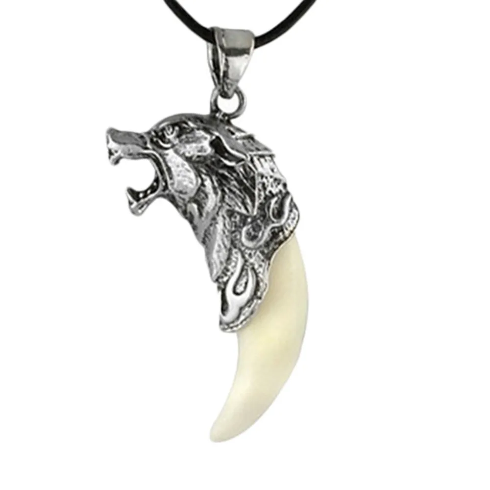 

Charming Jewelry Evil Spirits Wolf Heads Shaped Pendant Necklace With Alloy Clavicle Chain