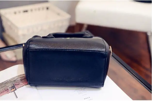 Crossbody Bag Women Handbags Leather Shoulder Bag Pu Crossbody Bag Straw Crossbody Bag Shoulder Bag Female Package Japan And South Korea Toothpick Pattern Female Package Handbag Messenger Bag Cat Wings z805