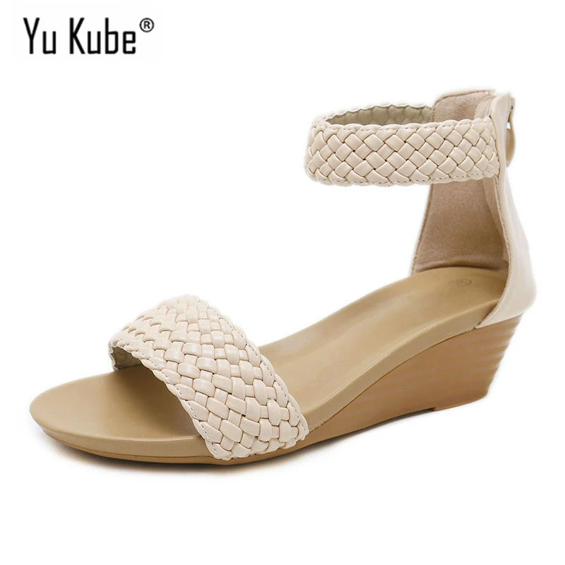 Yu Kube/Летняя обувь; женские босоножки; плетеная лента; Sandalias Mujer; коллекция года; женская обувь на танкетке с ремешком; сандалии-гладиаторы; большие размеры - Цвет: khaki