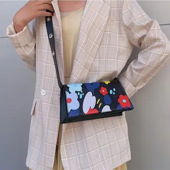 

Fashion Women Graffiti Printed Small Square Bag Brand Desinger Shoulder Messenger Bag Phone Bag Coin Purse 2019 bolsa