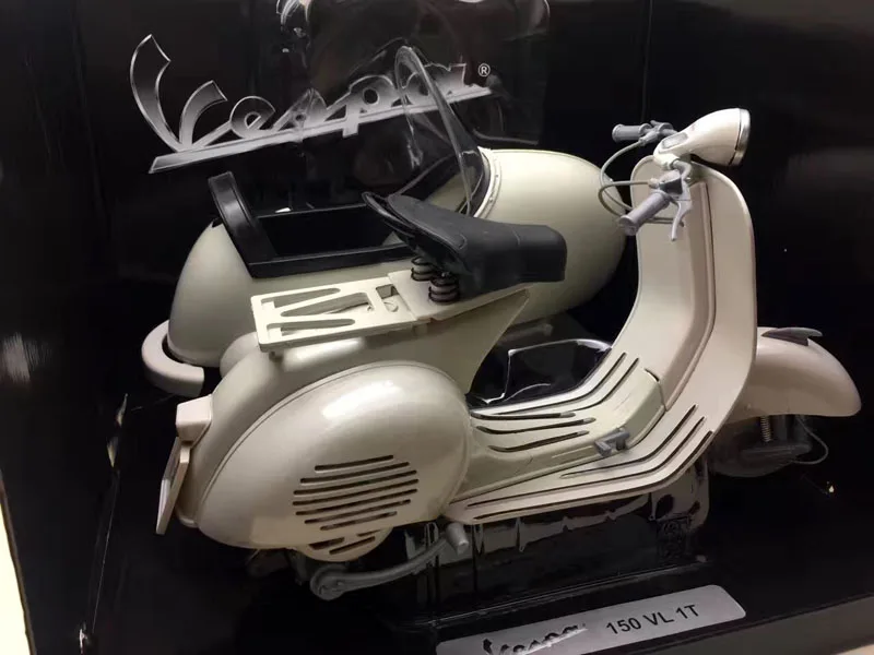 Изысканная Миниатюрная модель VESPA 1/6, три колеса, маленький мотоцикл, Игрушечная модель автомобиля из сплава, рождественский подарок