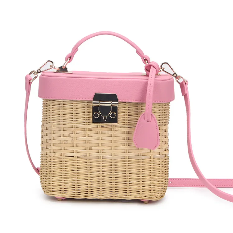 

2018 new women's shoulder messenger bag Hand-woven woven rattan bag European and American style fan rattan bag