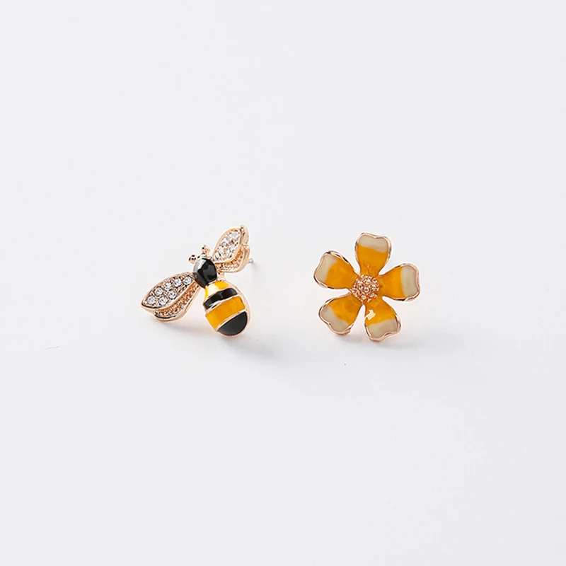 Korean Asymmetric S925 Sterling Silver Stud Earrings Sweet Cute Rhinestone Flower Bee Earring for Women Jewelry Wholesale Gift | Украшения
