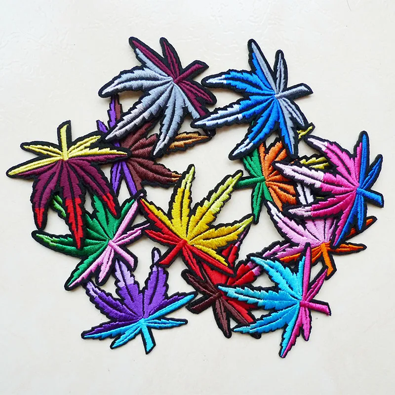 

1Pcs 3D leaves Iron On Patches Applique Embroidery Maple Leaf Badges Stripes Stickers For Clothing Jeans Kids Coat Decoration