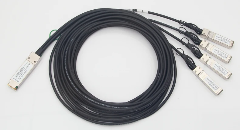 Arista CAB-Q-S-5M 5-метр 40 ГБ/сек. QSFP + 4x SFP + Direct Attach коммутационный кабель пассивный 26AWG