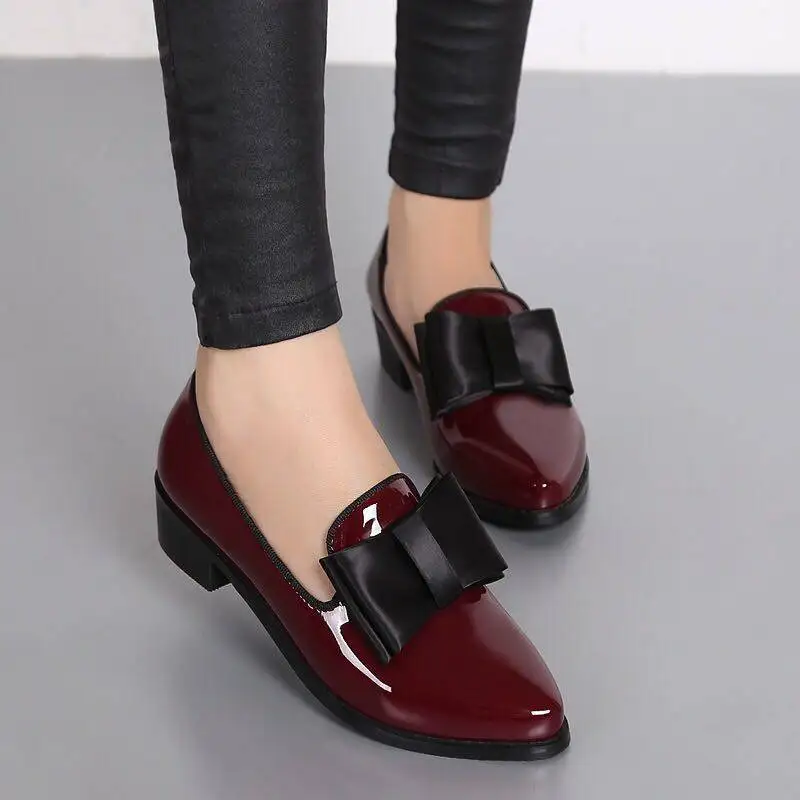 Новинка; женские туфли-лодочки; модные тонкие туфли из блестящей лакированной кожи с бантом на массивном низком каблуке; женские туфли-лодочки с острым носком; zapato mujer - Цвет: Red