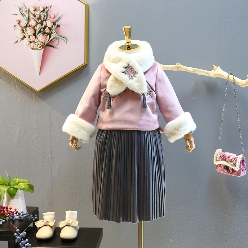 

Girls embroidered gold velvet jacket pleated skirt Republic of the country wind skirt plus velvet girls two-piece suits