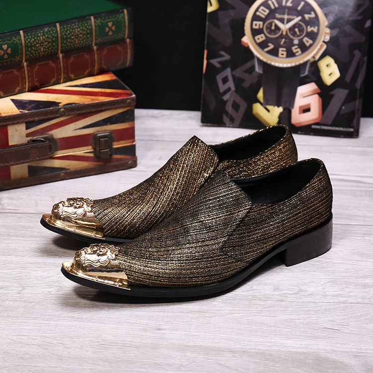 

European Style Metal Pointed Toe Slip On Men Business Shoes Gold Silver Striped Pattern Chaussure Homme Fashion Wedding Shoes