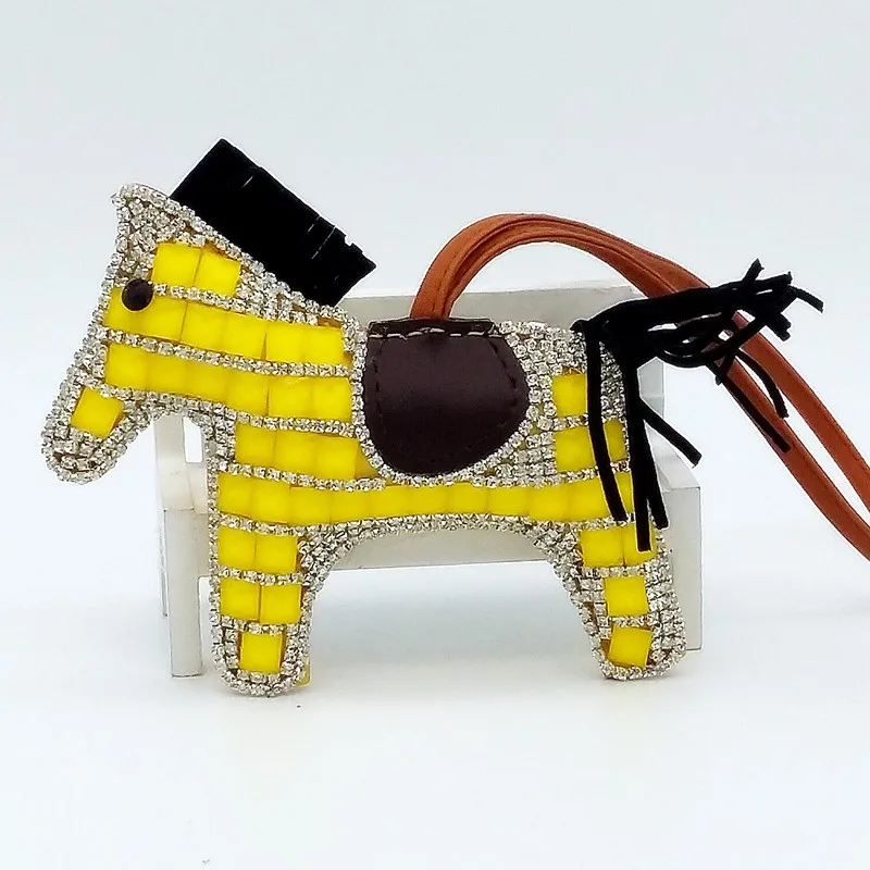 Luxury Handmade Leather Horse Keychain Rhinestone Animal Key Chain Women Bag Charm Pendant Bag