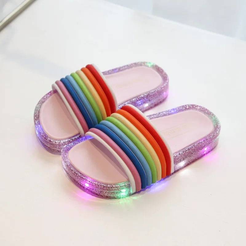Г. Летние тапочки для мальчиков и девочек со светодиодный ПВХ резиновым цветным слоем для детей ясельного возраста, домашние сандалия для ванной, Детские вьетнамки
