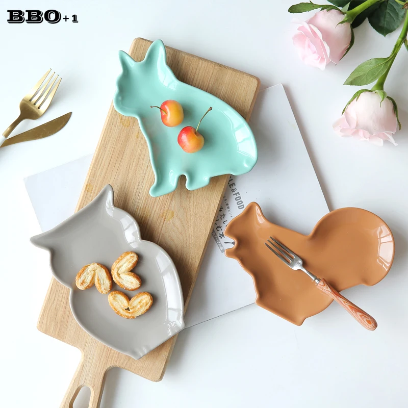 

1pc Handmade Animals Ceramic Dish Rabbit Cats Porcelain Fruit Dessert Plate Sauce Plate Home Decoration Tableware Flatware Set