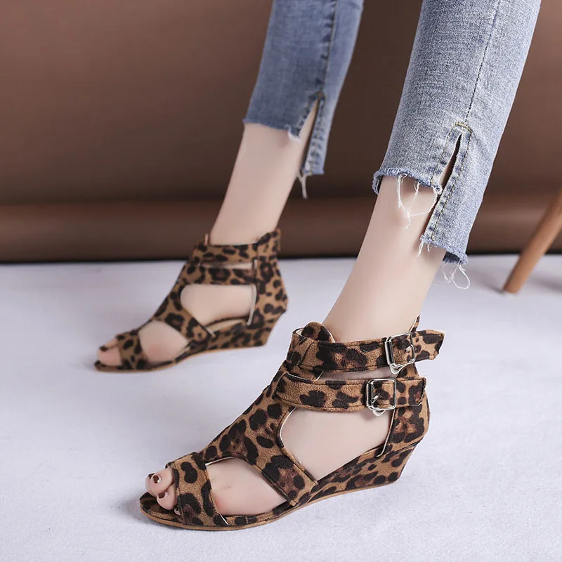 

2019 Woman Slope With Sandals Shoes Slippers Womens Shoes Flip Flops 2 colour Size 35-43